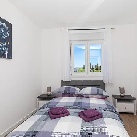 Two Bedroom With Sea View And Balcony Appartement Kaštela