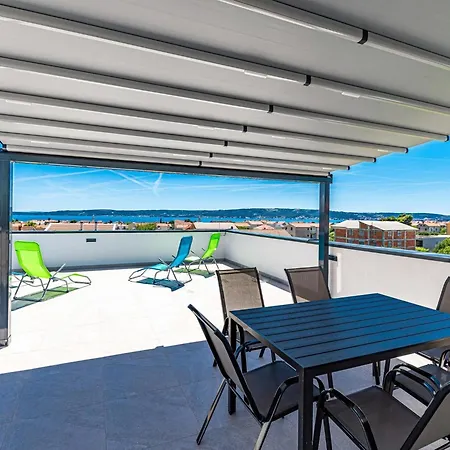 Two Bedroom With Sea View And Balcony *
